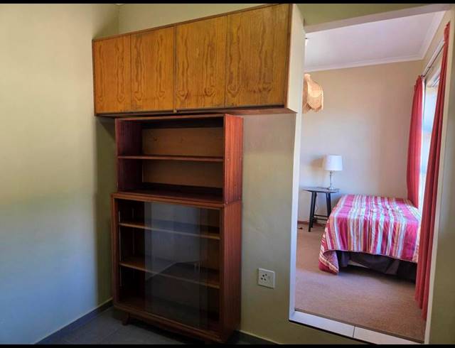 1 BEDROOM PROPERTY TO RENT IN PLATTEKLOOF 3